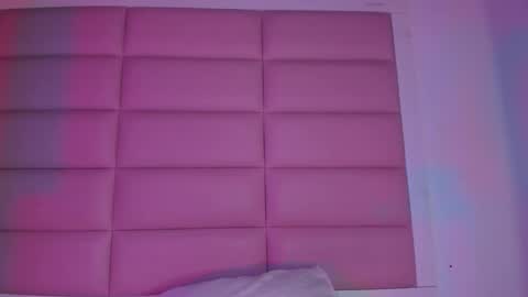 Snapshot of littlee_emma_ chatting on 12-15-25, 03:11 littlee_emma_ online show from 12-15-25, 03:11