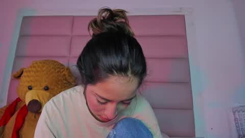 littlee_emma_ online show from 12-23-25, 05:49