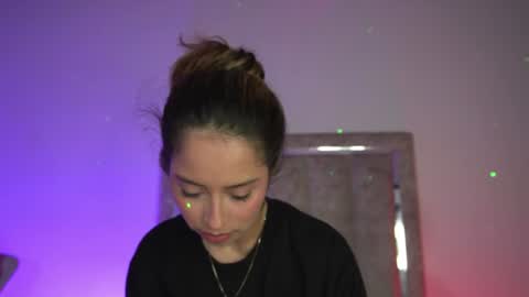 Snapshot of littlee_emma_ chatting on 06-16-26, 01:41 littlee_emma_ online show from 06-16-26, 01:41