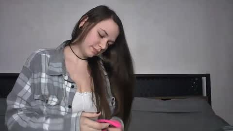 Snapshot of littlejessielov chatting on 01-28-25, 04:29 Jessie online show from 01-28-25, 04:29