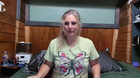 lisanixs online show from 04-17-26, 04:10