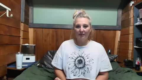 lisanixs online show from 05-13-26, 04:59