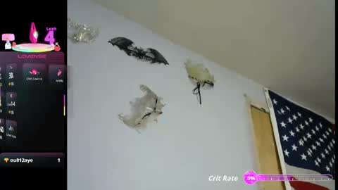 Snapshot of littlemask chatting on 04-27-26, 06:06 Tittygirl8 online show from 04-27-26, 06:06