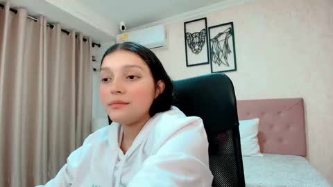 Sarahs Room online show from 03-10-26, 02:16