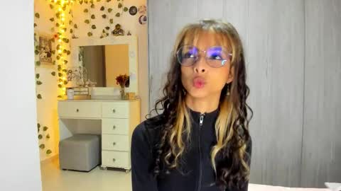 Luna online show from 02-06-26, 11:19