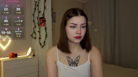 Snapshot of littlenight0wl chatting on 11-19-25, 04:23 Bella online show from 11-19-25, 04:23