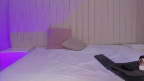 im olivia IG littleolivia01 online show from 02-04-25, 04:08