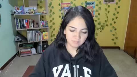 Mia  Wednesday to Sunday 730 am to 1030 am Colombian Hour D online show from 02-10-25, 01:03