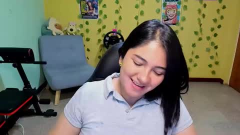 Mia  Wednesday to Sunday 730 am to 1030 am Colombian Hour D online show from 11-07-25, 10:54