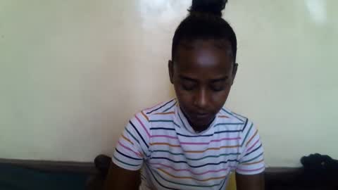 littlesandie online show from 11-17-25, 05:24