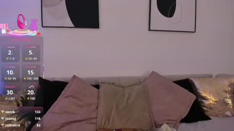    online show from 03-08-25, 02:40