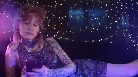 Niki  free tg channel with some photos gifs and info about streams  online show from 07-06-26, 08:33