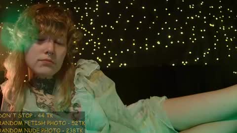 Niki  free tg channel with some photos gifs and info about streams  online show from 07-11-26, 08:44