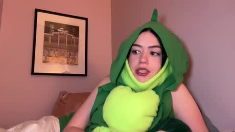 Snapshot of littlesugarpea chatting on 01-09-25, 02:43 Little Sugar Pea online show from 01-09-25, 02:43