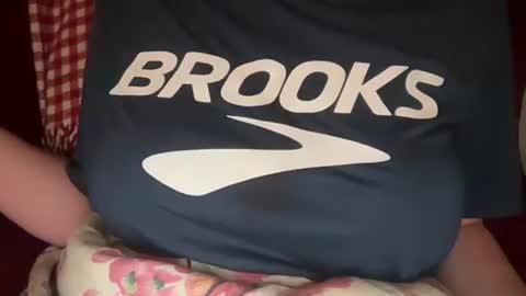 Snapshot of littlesugarpea chatting on 09-24-25, 12:14 Little Sugar Pea online show from 09-24-25, 12:14