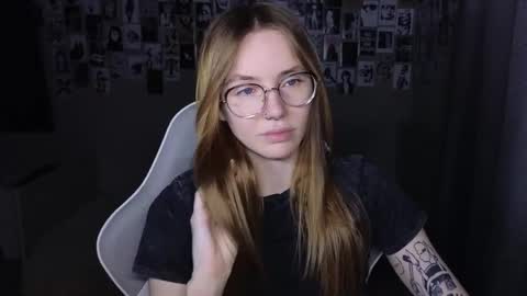 Snapshot of littlevildevil chatting on 05-26-26, 07:59 Eliana online show from 05-26-26, 07:59
