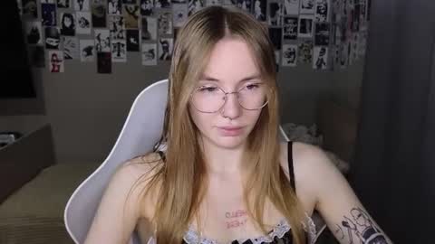 Snapshot of littlevildevil chatting on 07-18-26, 07:01 Eliana online show from 07-18-26, 07:01