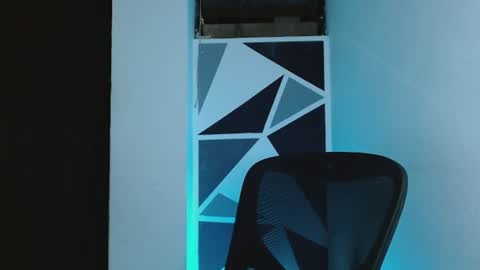 Snapshot of littlextrem chatting on 06-13-26, 03:48 Eros online show from 06-13-26, 03:48