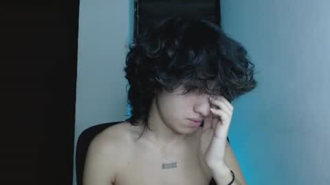 Snapshot of littlextrem chatting on 06-25-26, 03:50 Eros online show from 06-25-26, 03:50