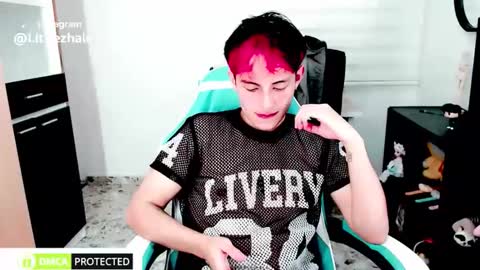 littlezhalem online show from 12-23-25, 05:49