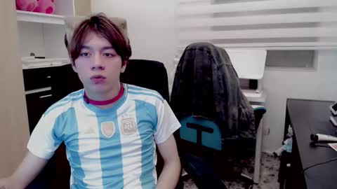 littlezhalem online show from 02-17-26, 06:43