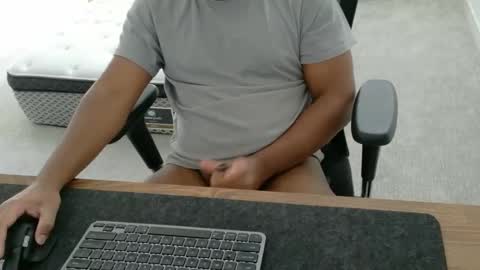 Snapshot of livetribber chatting on 02-21-26, 08:21 livetribber online show from 02-21-26, 08:21