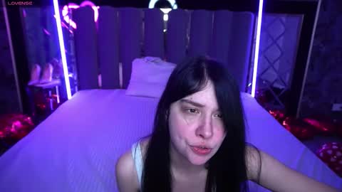 Snapshot of liviashy chatting on 02-14-26, 08:38 liviashy online show from 02-14-26, 08:38