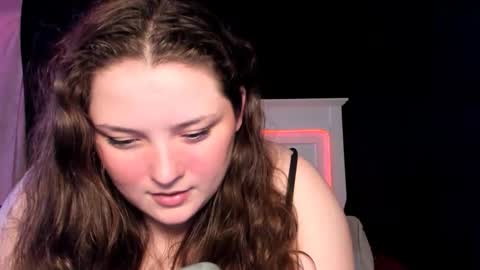 Snapshot of livinsubspace chatting on 04-28-26, 02:27 Liv online show from 04-28-26, 02:27