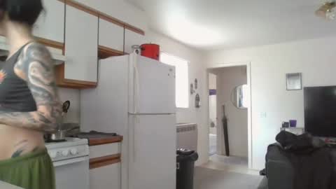 Liv Mirage online show from 09-10-25, 04:51