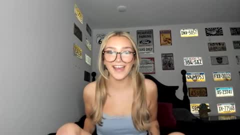 Livvy online show from 11-12-25, 02:56