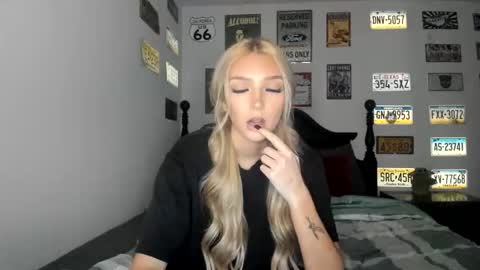 Snapshot of livvywinters chatting on 02-03-26, 06:11 Livvy online show from 02-03-26, 06:11