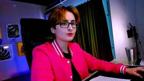 Snapshot of lixeluna chatting on 04-25-26, 07:00 LixeLuna online show from 04-25-26, 07:00
