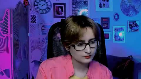 Snapshot of lixeluna chatting on 05-11-26, 06:19 LixeLuna online show from 05-11-26, 06:19