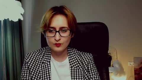 Snapshot of lixeluna chatting on 05-21-26, 06:31 LixeLuna online show from 05-21-26, 06:31