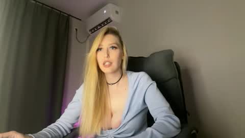 Liya Ray online show from 10-20-25, 03:23