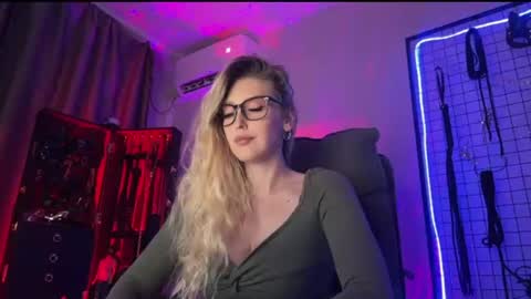 Liya Ray online show from 07-18-26, 11:52