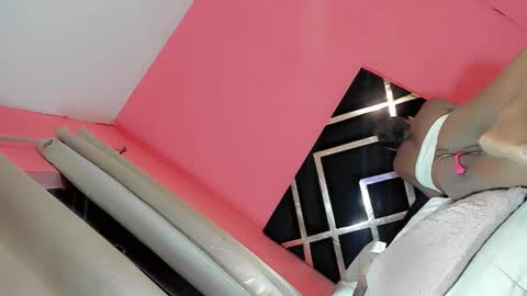 Snapshot of liyenpain01 chatting on 04-11-26, 07:45 liyenpain01 online show from 04-11-26, 07:45