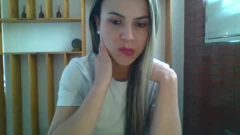 liz_28 online show from 10-20-25, 08:09