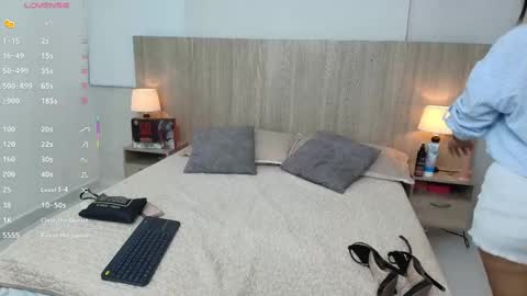 Liz online show from 09-10-25, 02:22