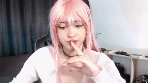 Snapshot of liz_beths chatting on 12-18-25, 11:44 Elizabeth online show from 12-18-25, 11:44