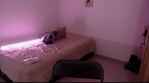 Elizabeth online show from 04-12-26, 10:04