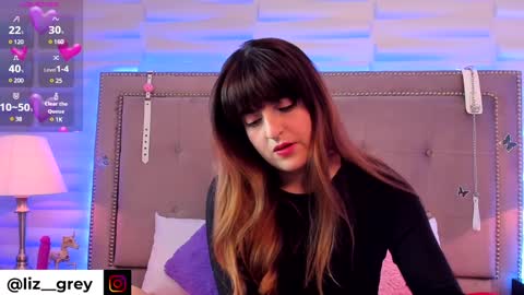Snapshot of liz_grey_ chatting on 01-10-25, 09:10 online show from 01-10-25, 09:10