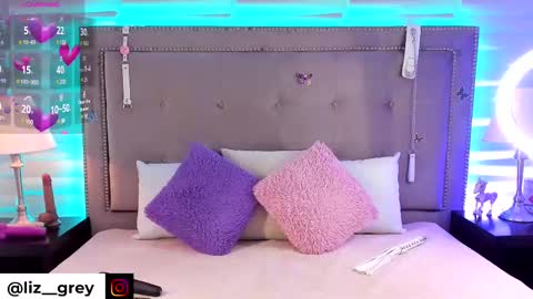 Snapshot of liz_grey_ chatting on 02-27-25, 10:53 online show from 02-27-25, 10:53