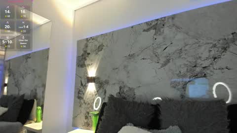 Liz  online show from 10-24-25, 10:33