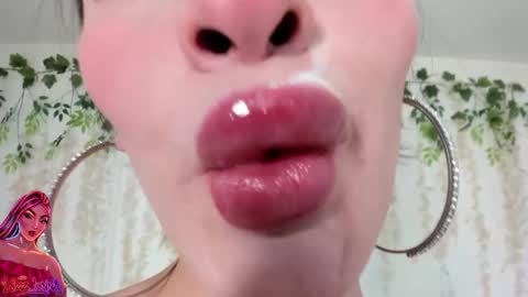 Liz Luna online show from 05-07-26, 09:20