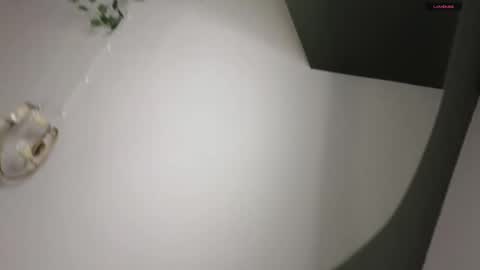 Snapshot of liza_mur chatting on 02-26-26, 04:39 your love online show from 02-26-26, 04:39