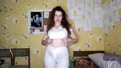 Snapshot of lizabethkimbal chatting on 06-01-26, 03:47 Molly online show from 06-01-26, 03:47