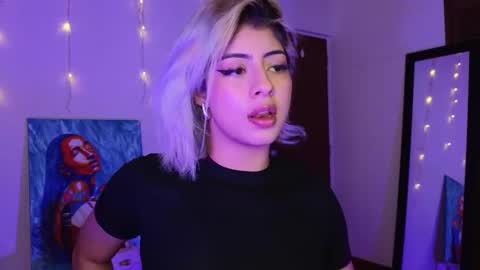 Snapshot of lizambarr chatting on 02-17-25, 02:42 Lizeth online show from 02-17-25, 02:42