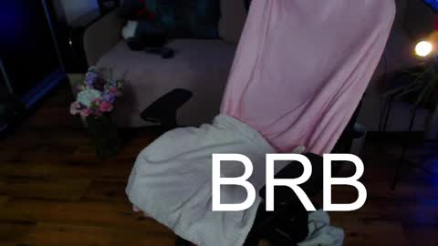 LIzaSwan online show from 02-19-25, 07:06