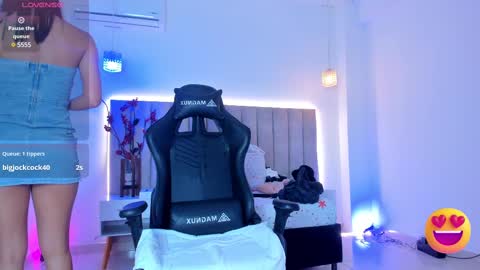 Snapshot of lizxy01 chatting on 02-10-25, 02:30 Liz online show from 02-10-25, 02:30